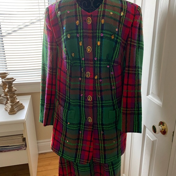 Givengy 2 piece skirt and jacket with embellishment. - Picture 4 of 5